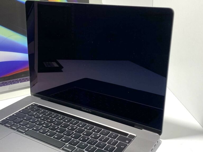 MACBOOK PRO 16 A2141 16GB/ I7 6X2.6GHZ /512SSD