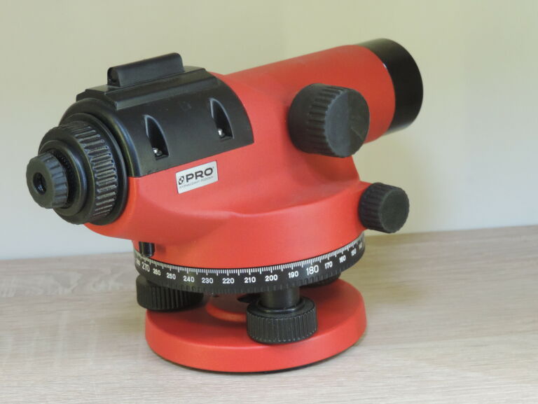 NIWELATOR OPTYCZNY PRO NO-32