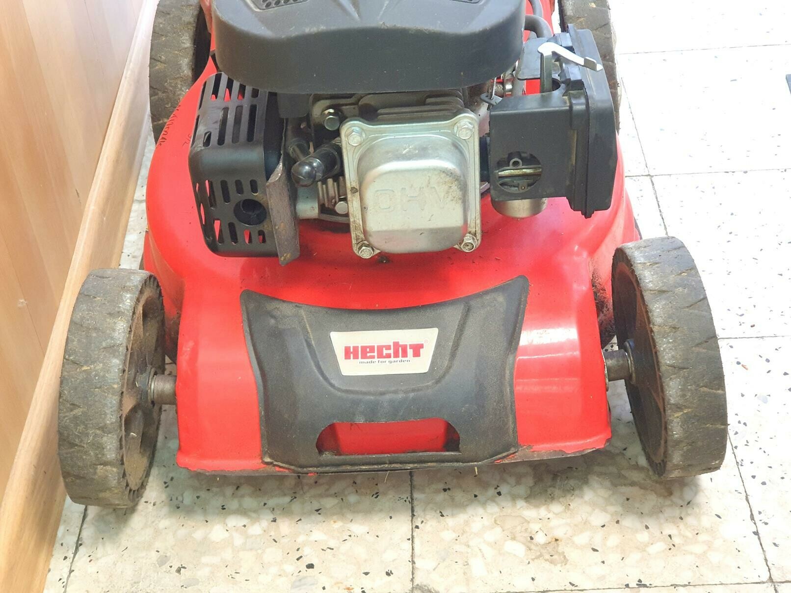 kosiarka-spalinowa-hecht-4042-marka-hecht