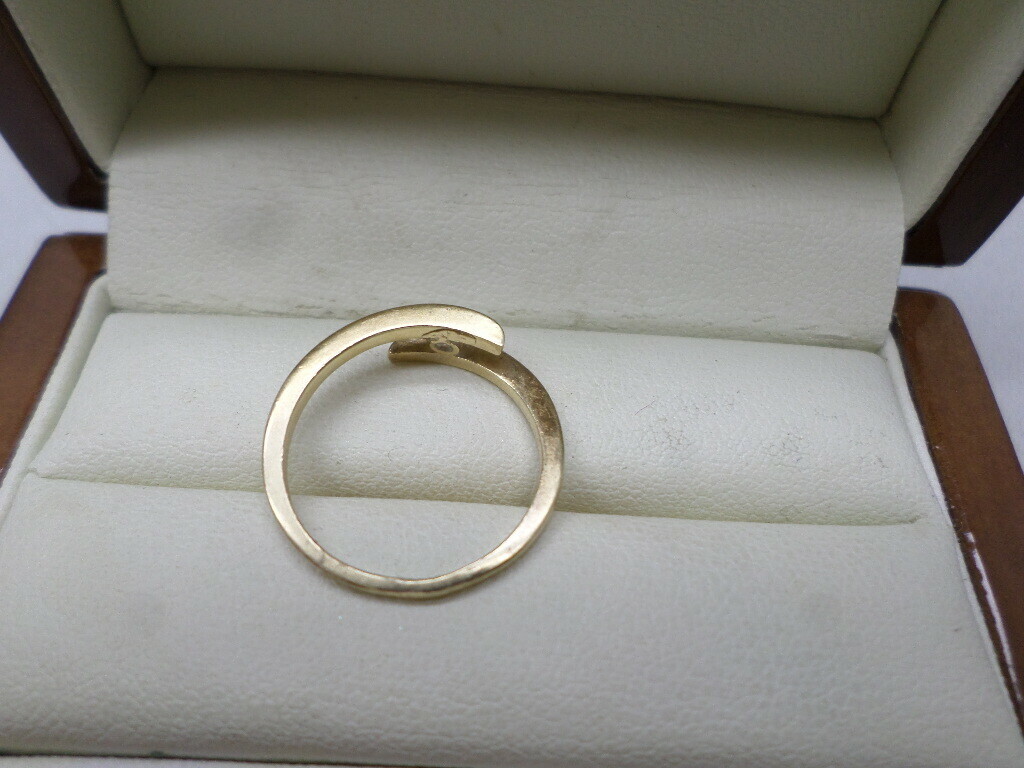 ostentacyjny-zloty-pierscionek-194g585-r10-kamien-17088-524288