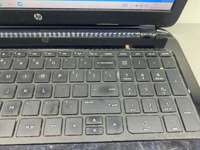 HP AMD E1-2100 / 4GB / 500GB / WIN10