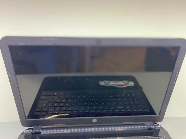 HP AMD E1-2100 / 4GB / 500GB / WIN10