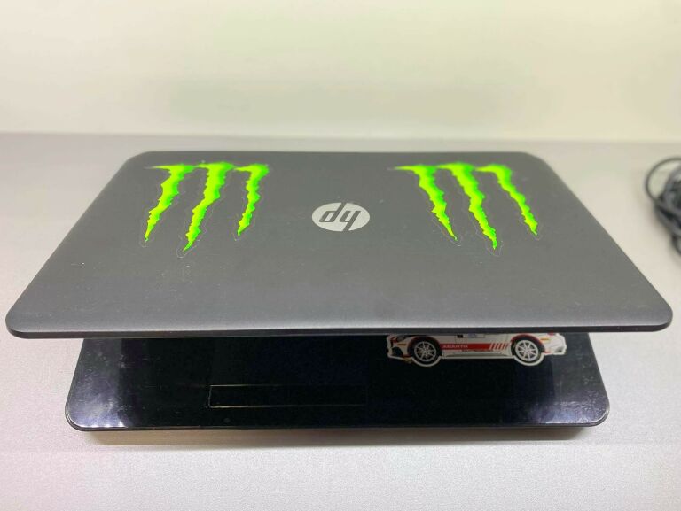 HP AMD E1-2100 / 4GB / 500GB / WIN10