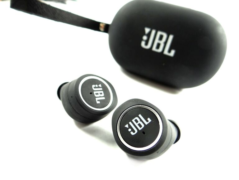 sluchawki-jbl-free-x8-kolor-dominujacy-czarny