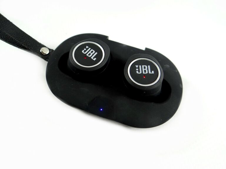 sluchawki-jbl-free-x8-marka-jbl-harman