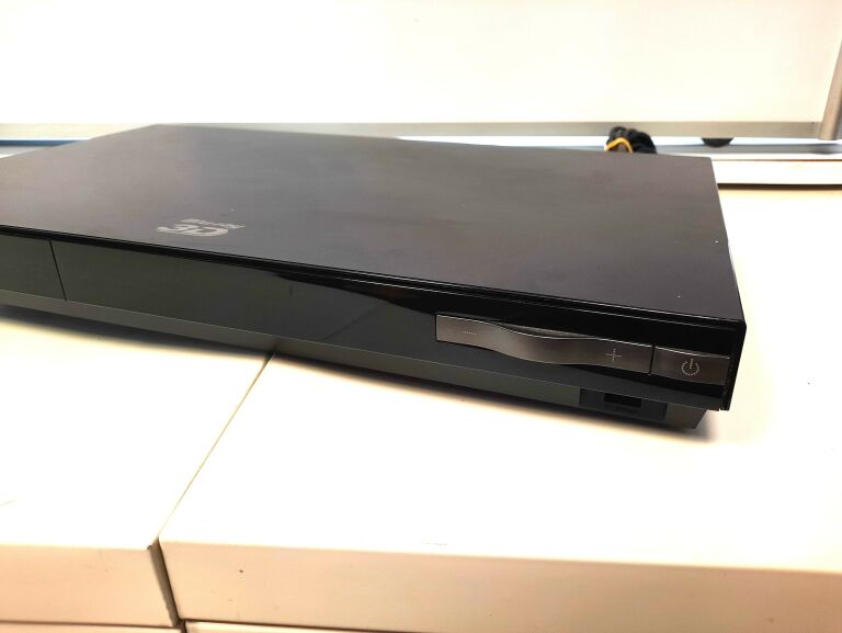 BLU RAY SAMSUNG HT-E5550 + PILOT