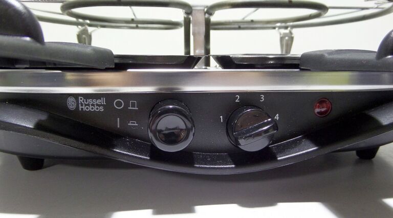 GRILL ELEKTRYCZNY RUSSELL HOBBS  21000-56