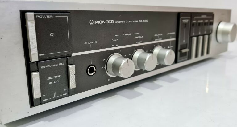 WZMACNIACZ PIONEER SA-550