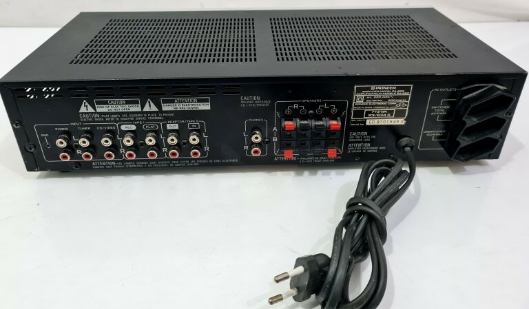 WZMACNIACZ PIONEER SA-550