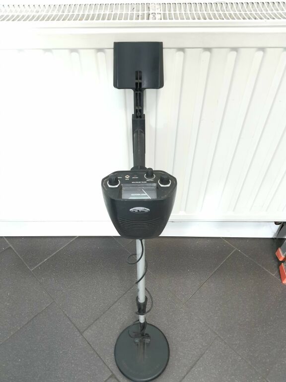 WYKRYWACZ METALU BLACK BULL METAL DETECTOR