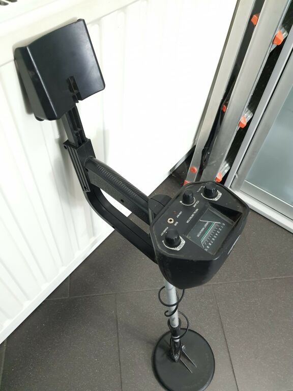 WYKRYWACZ METALU BLACK BULL METAL DETECTOR