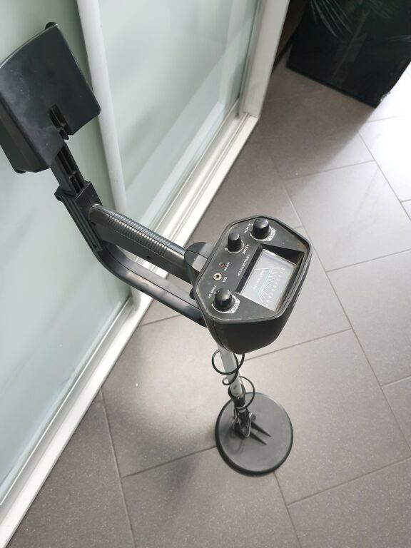 WYKRYWACZ METALU BLACK BULL METAL DETECTOR