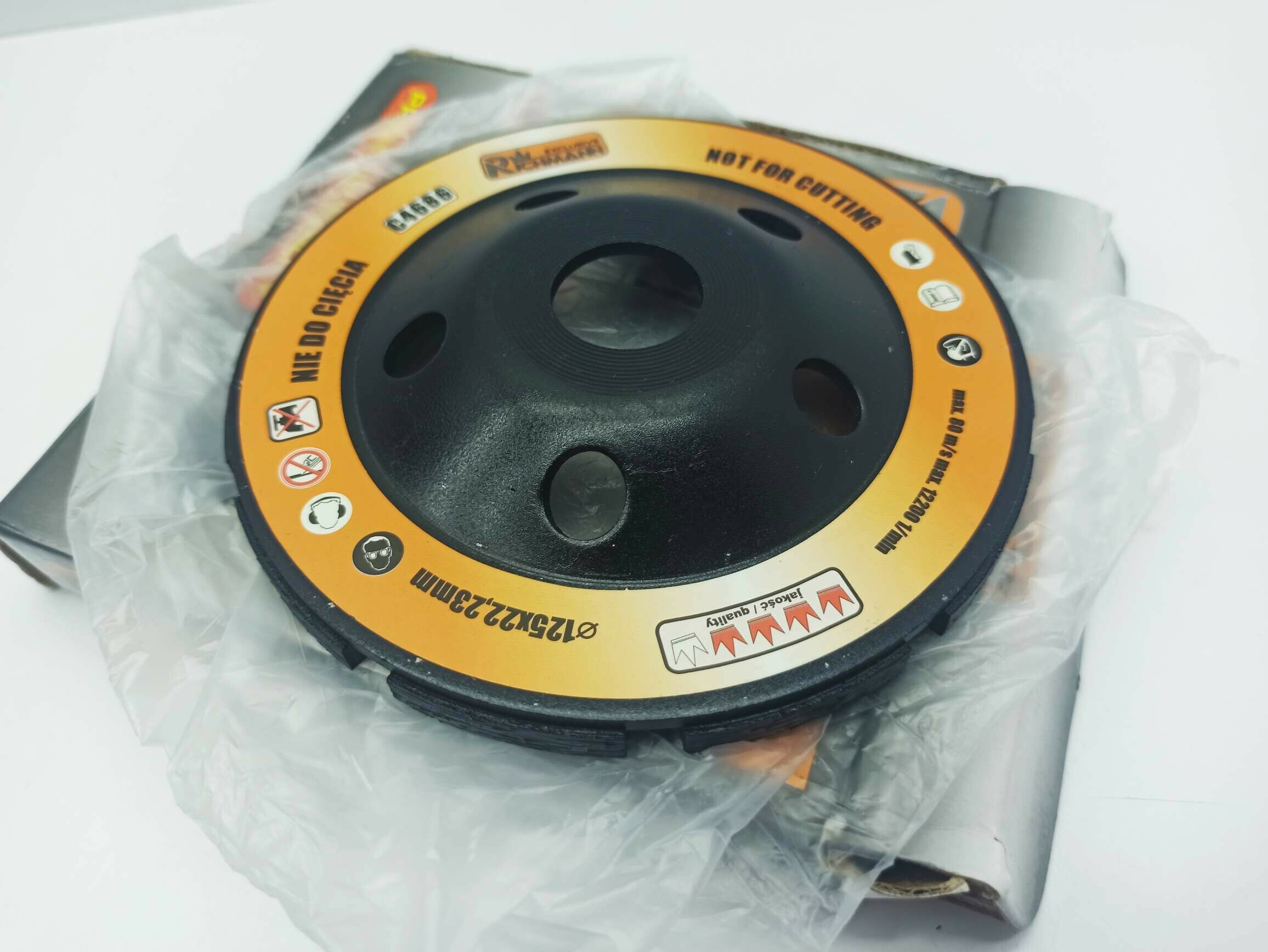 tarcza-scieralna-dwusegmentowa-125mm-betonu-stan-powystawowy