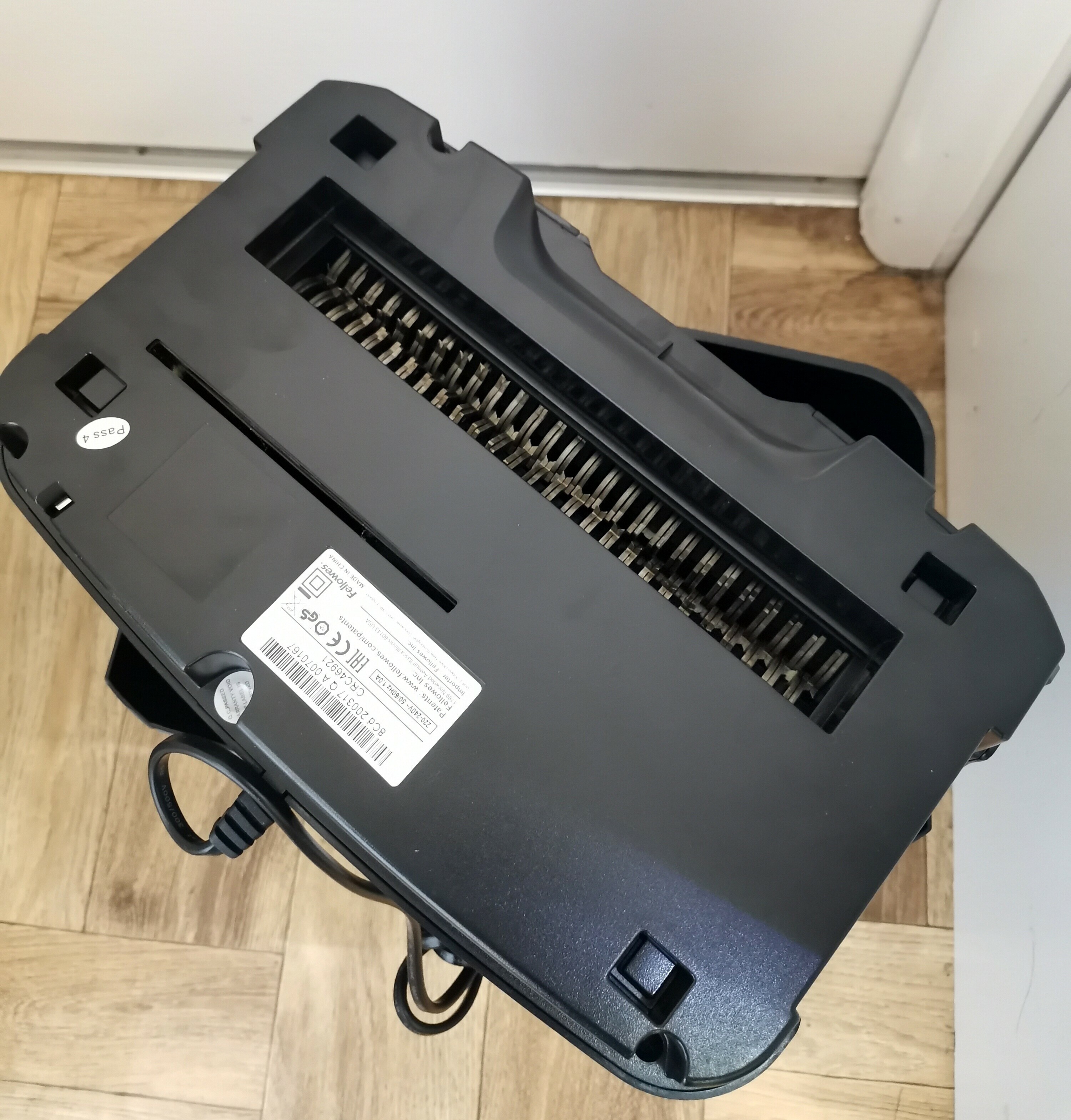 niszczarka-do-papieru-dokumentow-fellowes-8cd-kod-producenta-4689601