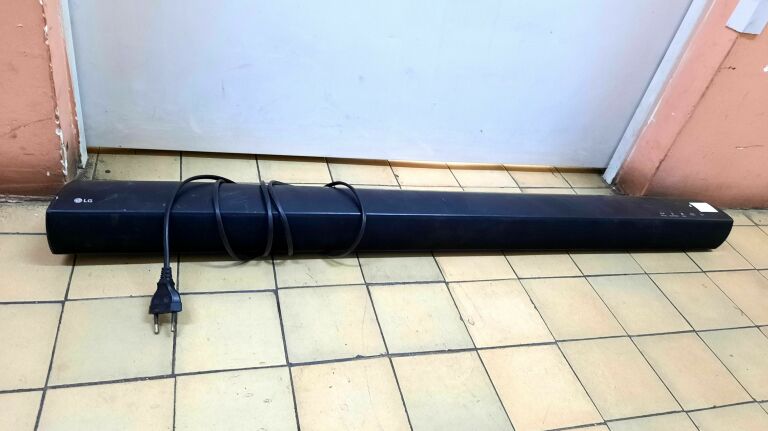 SOUNDBAR LG LAS160B + PILOT