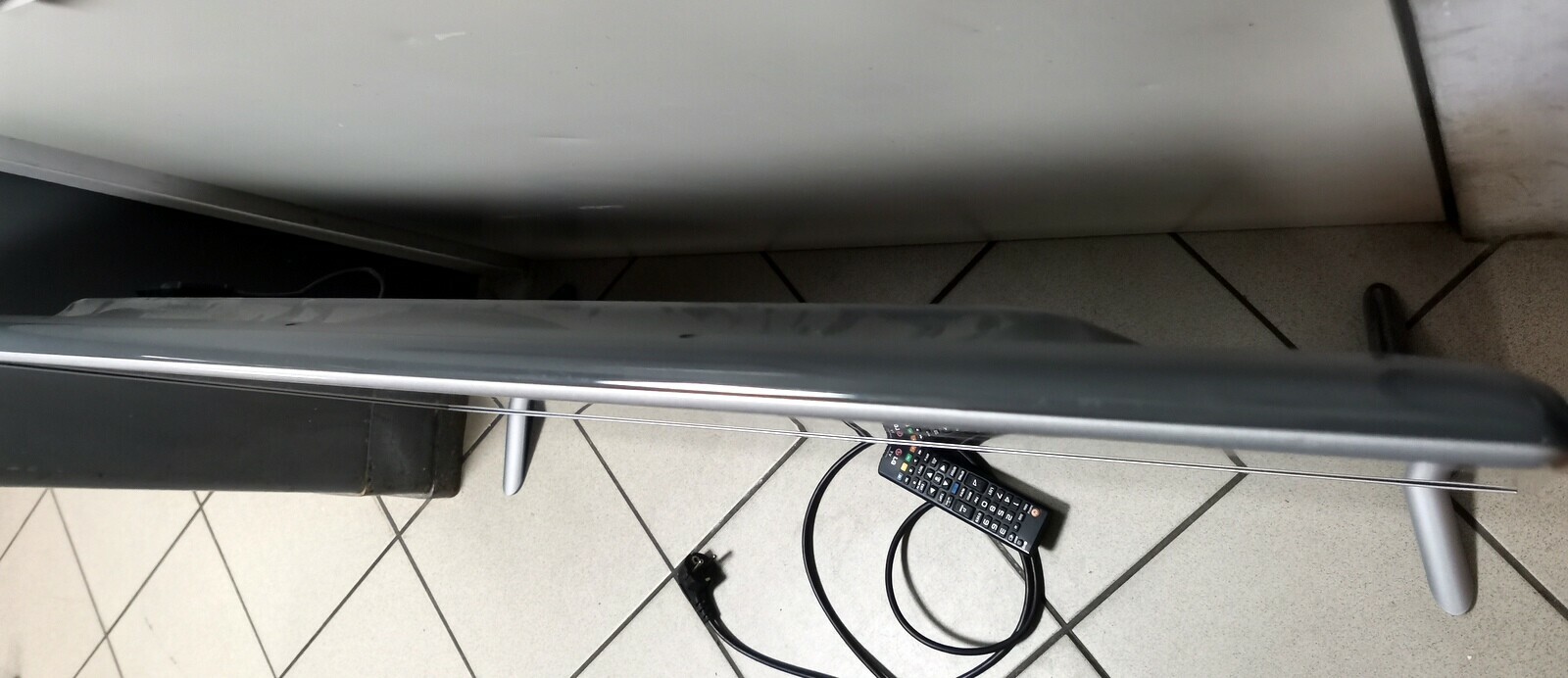 telewizor-lg-47lb5700-pilot-stan-uzywany