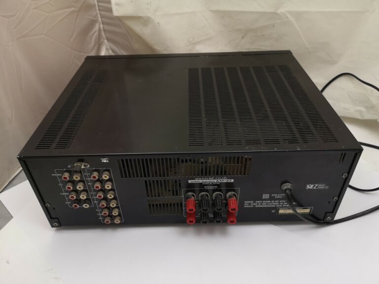wzmacniacz-akai-am-37-ean-4908609477307