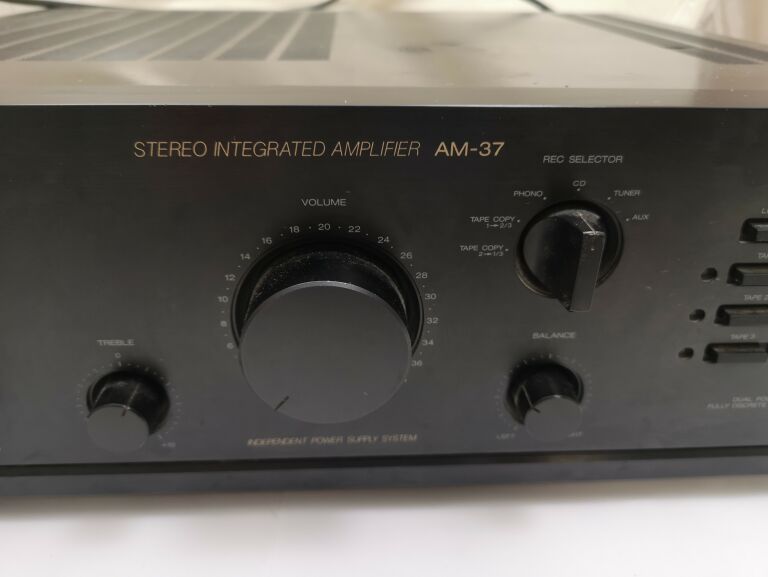 wzmacniacz-akai-am-37-marka-akai