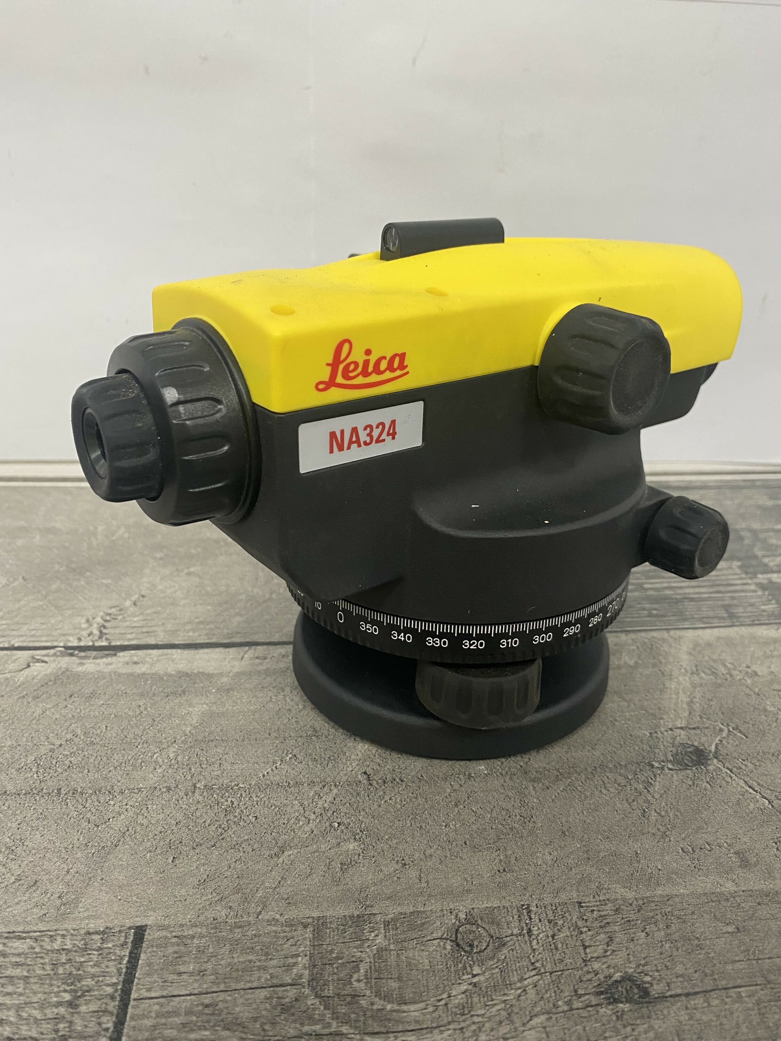 niwelator-leica-na-324-z-walizka-limanowskiego-89-lodz