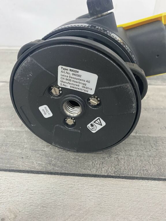 niwelator-leica-na-324-z-walizka-rodzaj-niwelatora-optyczny