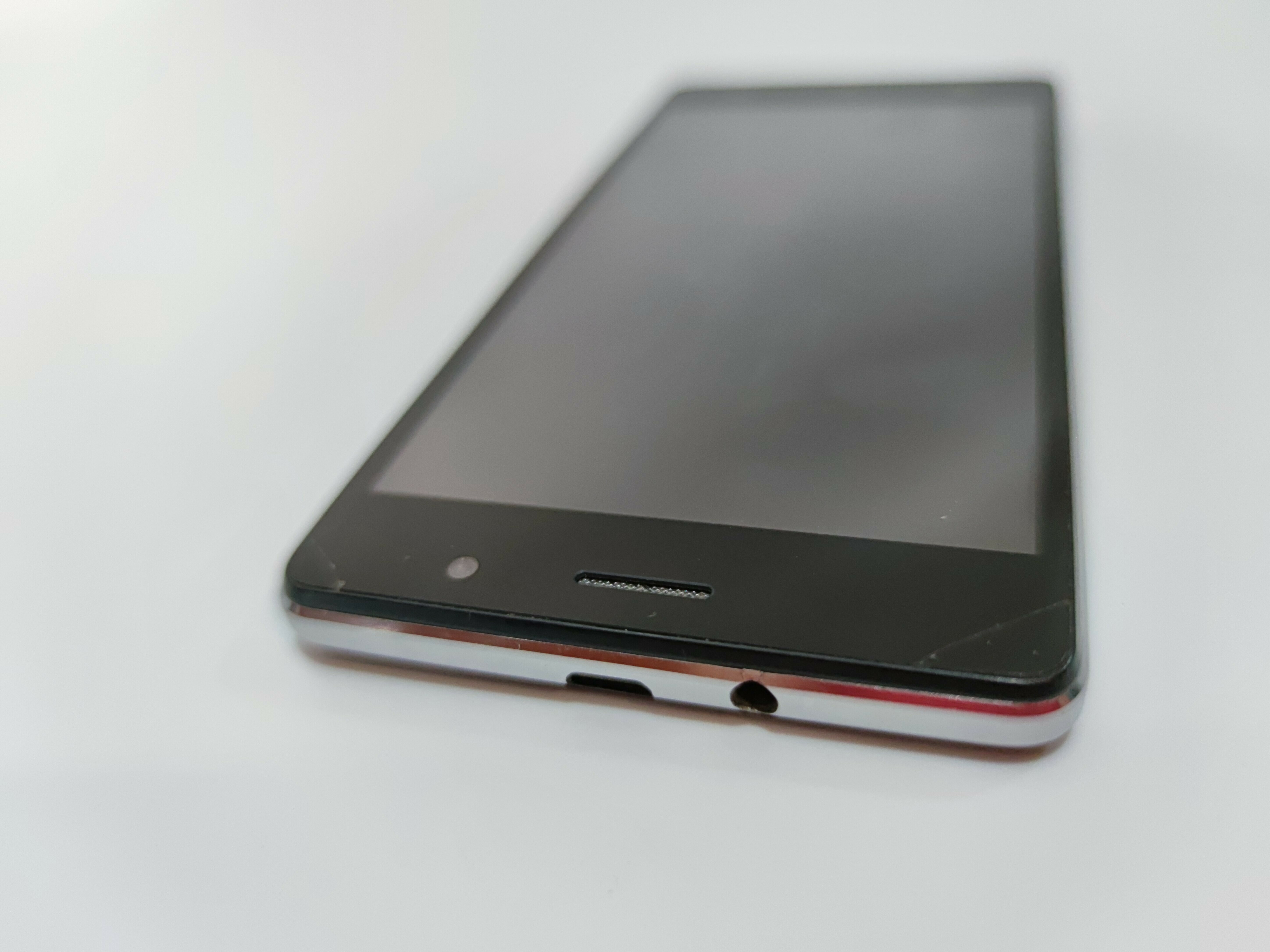 telefon-kiano-elegance-5o-liteuszkodzona-bateria-wbudowana-pamiec-8-gb