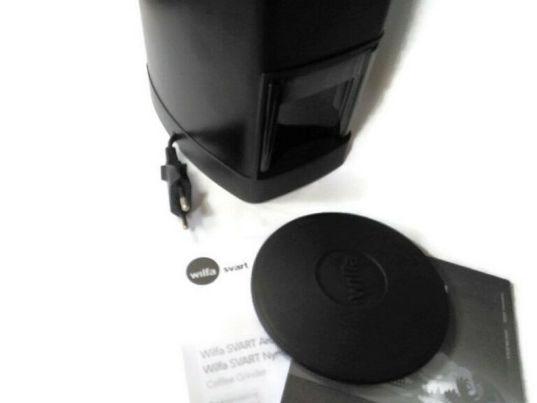 mlynek-do-kawy-wilfa-cgws-130b-kolor-dominujacy-czarny