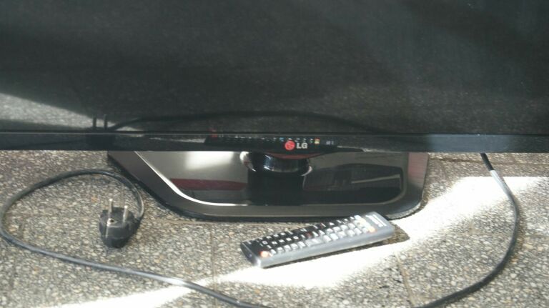 dorodny-telewizor-lg-32ln536b-32-cale-super-stan-rozdzielczosc-ekranu-px-1366-x-768