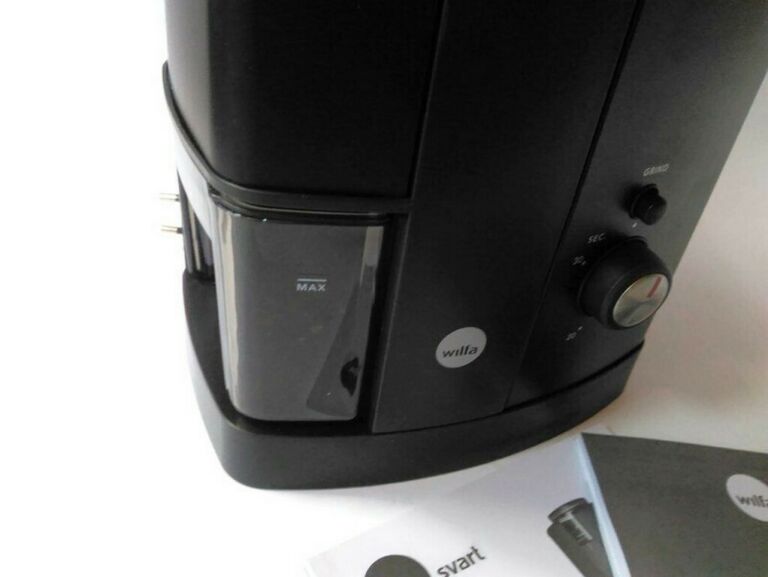 mlynek-do-kawy-wilfa-cgws-130b-marka-wilfa