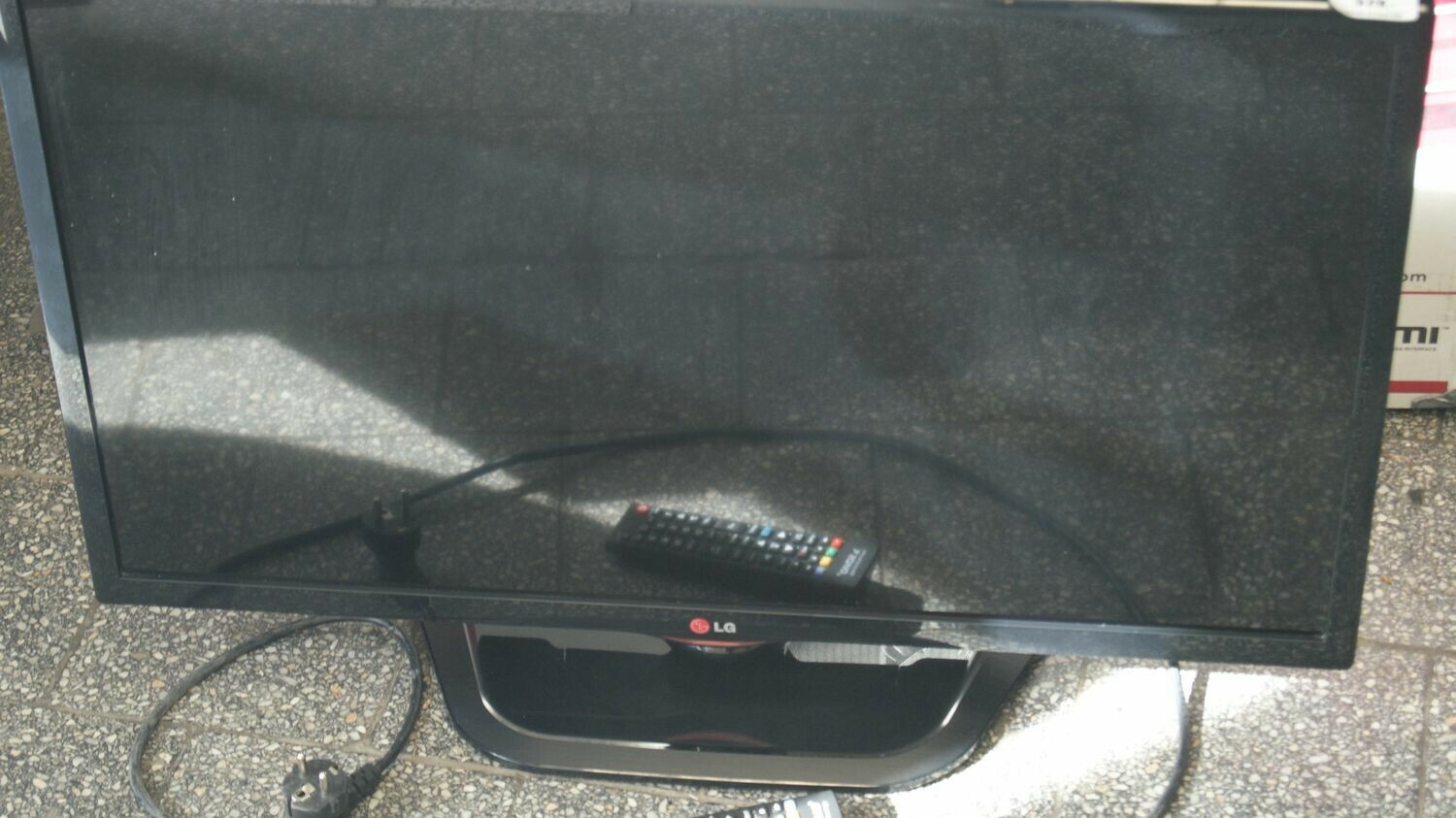 dorodny-telewizor-lg-32ln536b-32-cale-super-stan-przekatna-ekranu-cale-32