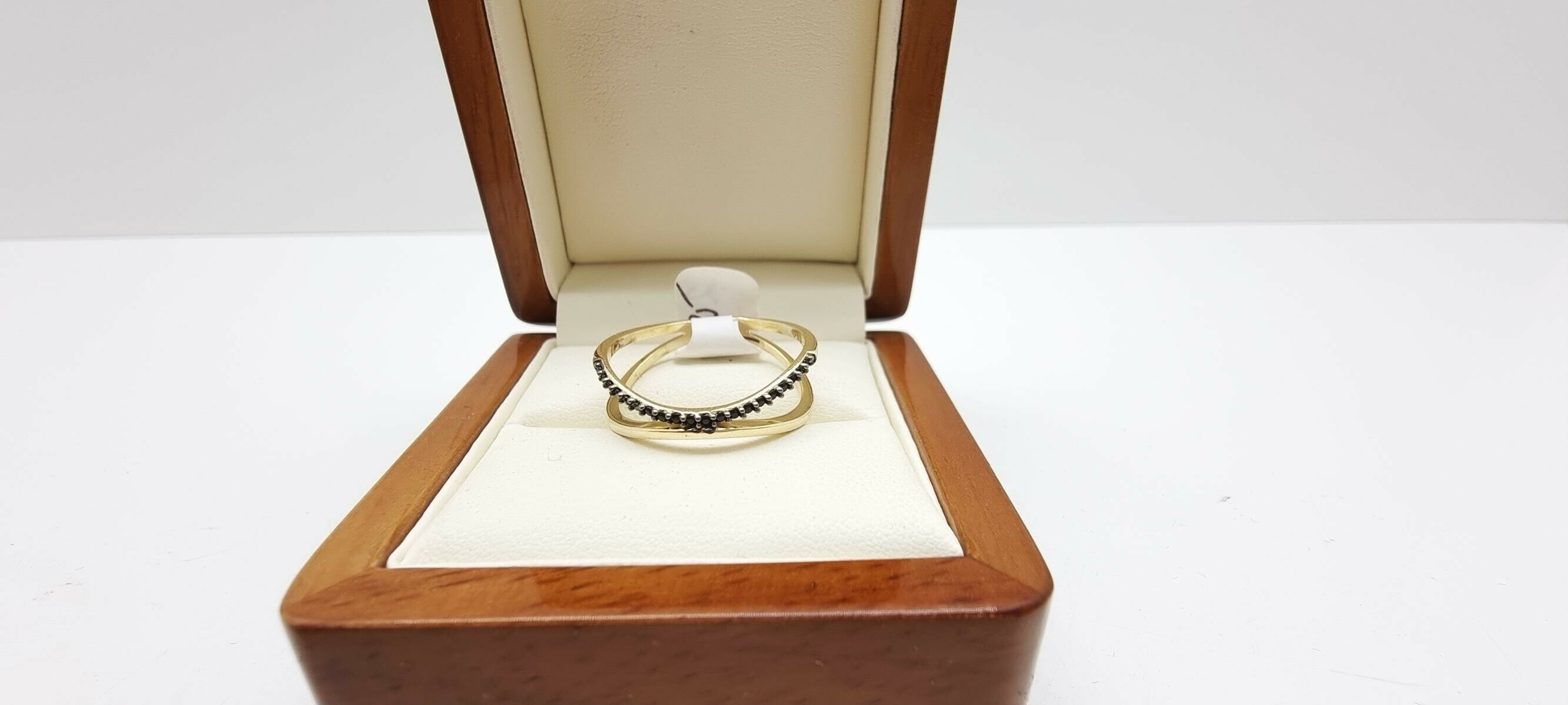 nietypowy-zloty-pierscionek-585-261g-r21-material-15835-2