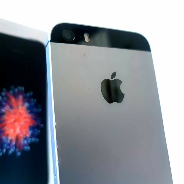 APPLE IPHONE SE 2 GB / 64 GB