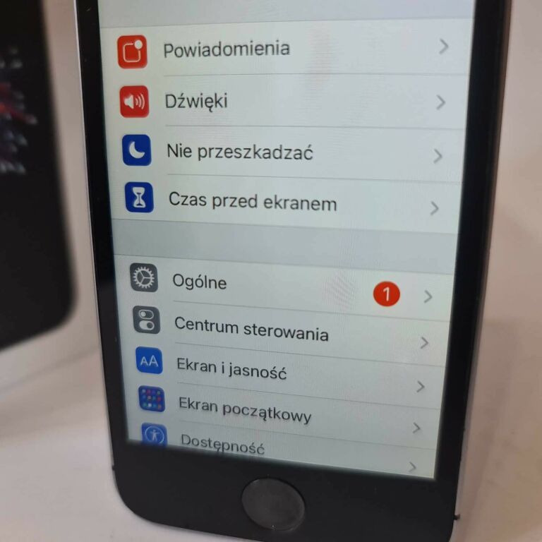APPLE IPHONE SE 2 GB / 64 GB
