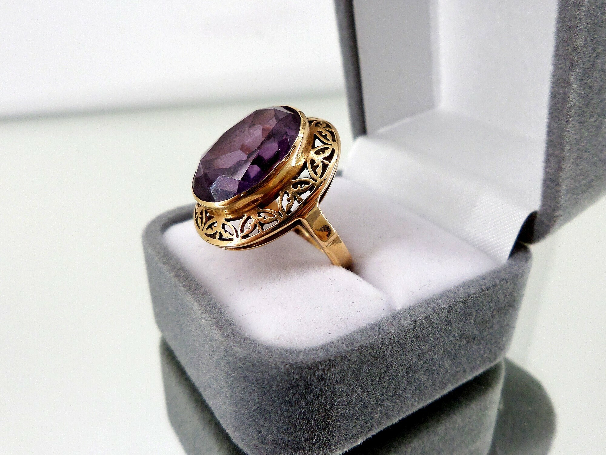 piekny-pierscionek-z-fioletowym-oczkiem-p585-pilsudskiego-8-konskie-unico