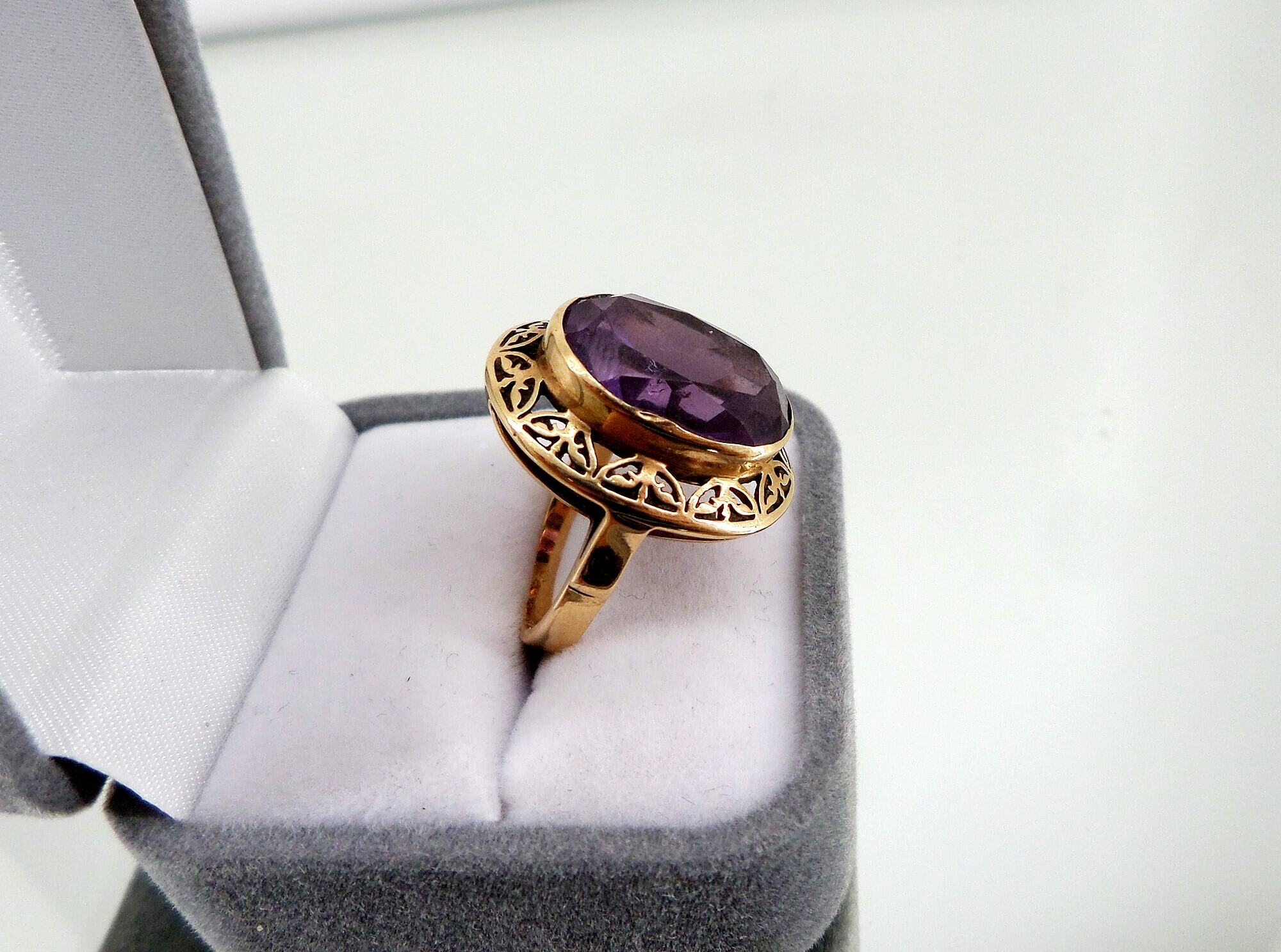 piekny-pierscionek-z-fioletowym-oczkiem-p585-marka-inna-marka