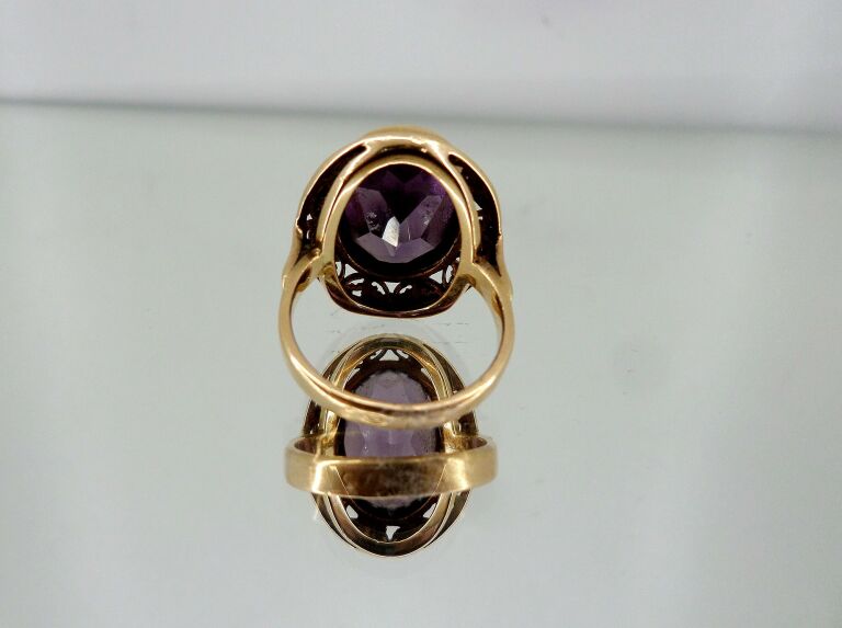 piekny-pierscionek-z-fioletowym-oczkiem-p585-material-zloto