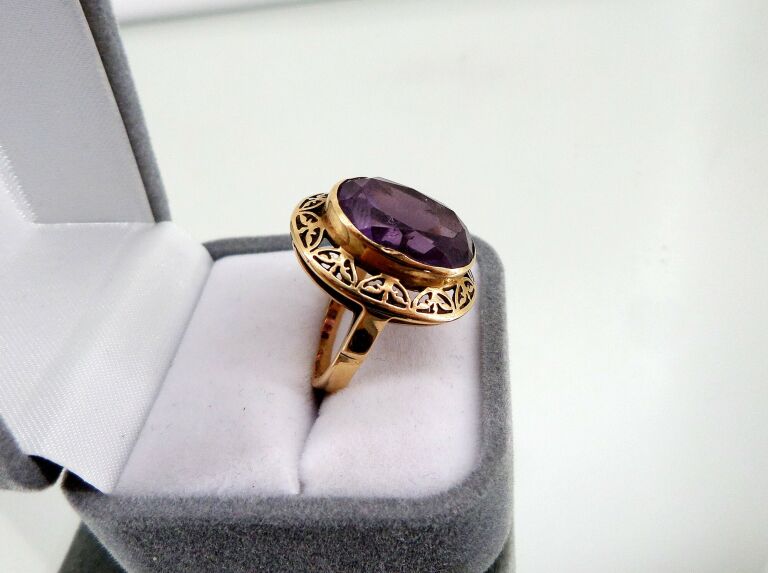 piekny-pierscionek-z-fioletowym-oczkiem-p585-marka-inna-marka