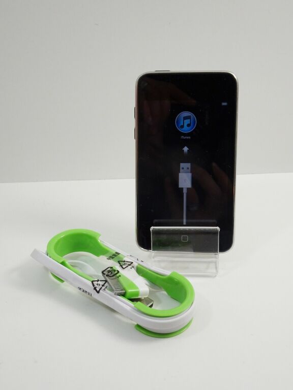 APPLE IPOD TOUCH 8GB 2ND GEN