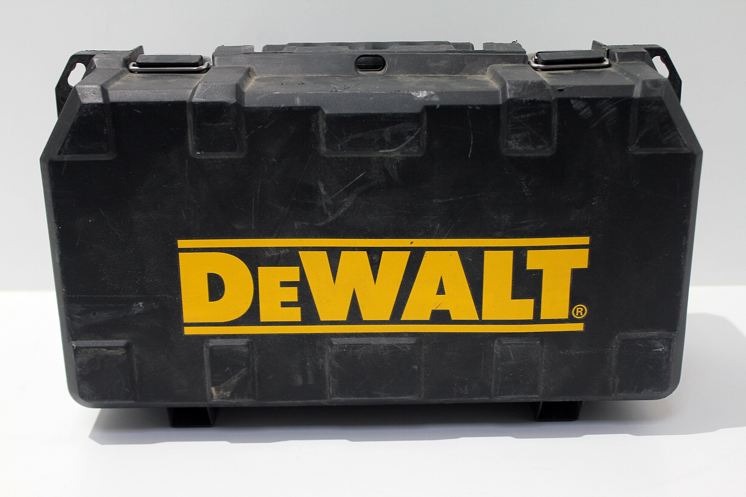 dewalt-frezarka-do-wpustow-lamelownica-dw682-marka-dewalt