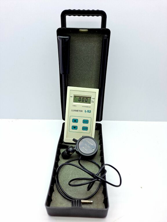 MIERNIK NAT. ŚWIATŁA LUXMETER L-52