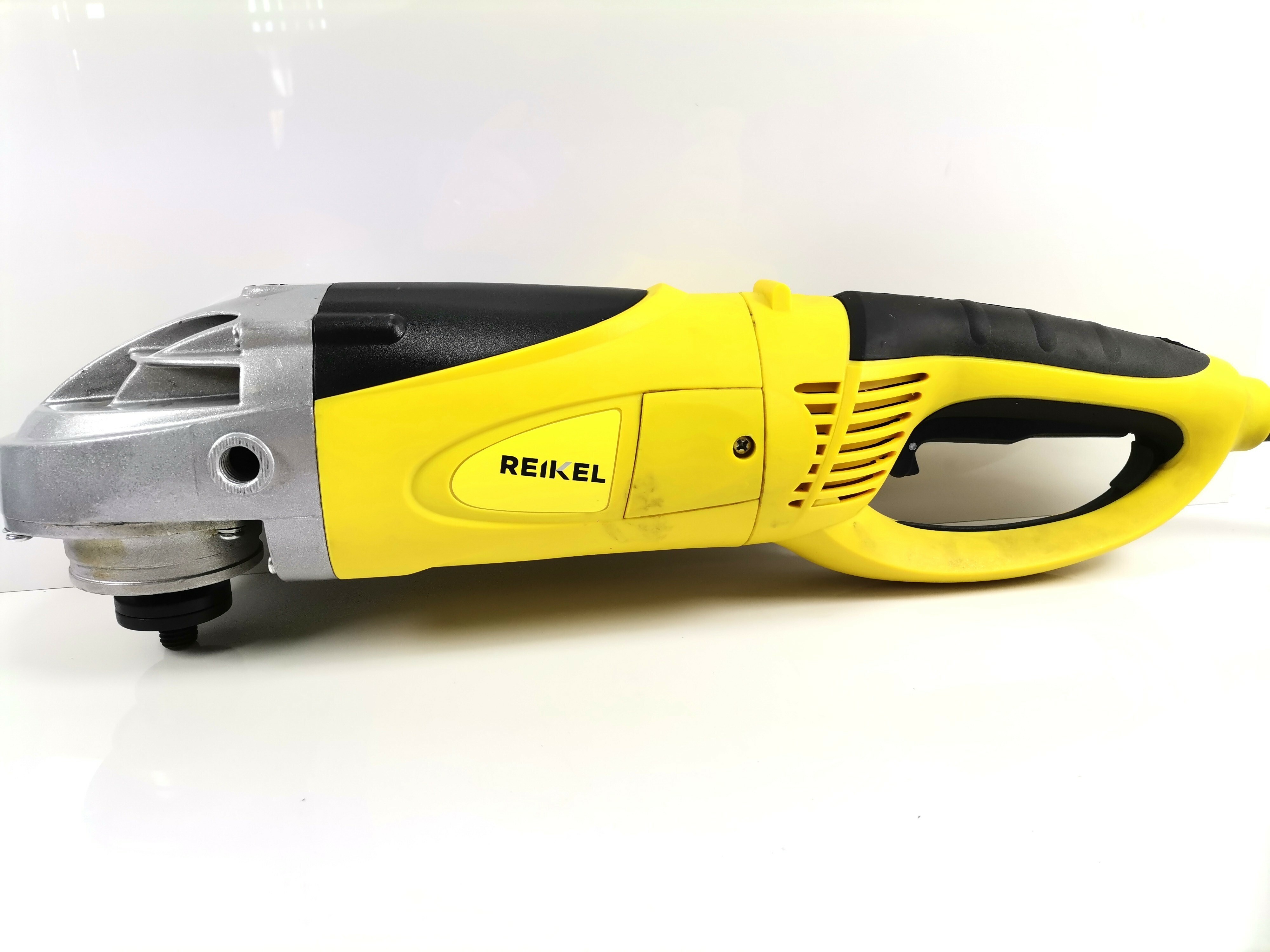 szlifierka-katowa-2200w-reikel-ag2216-stan-powystawowy