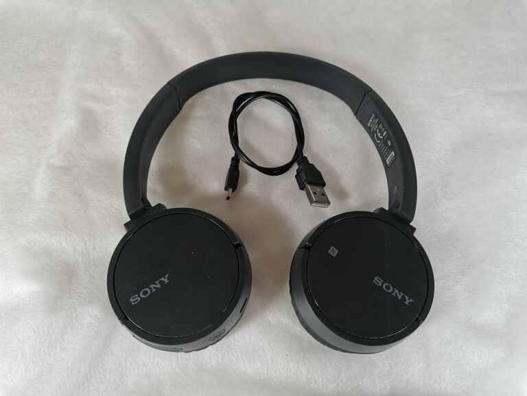 SŁUCHAWKI BEZPRZEWODOWE SONY WH-CH500