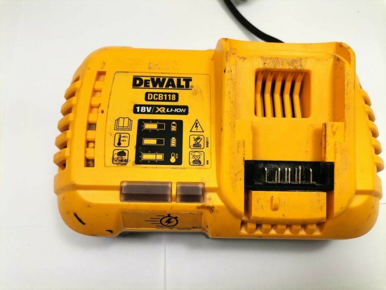 zakretarka-dewalt-dcf885-akumulator-zestaw-zasilanie-akumulatorowe
