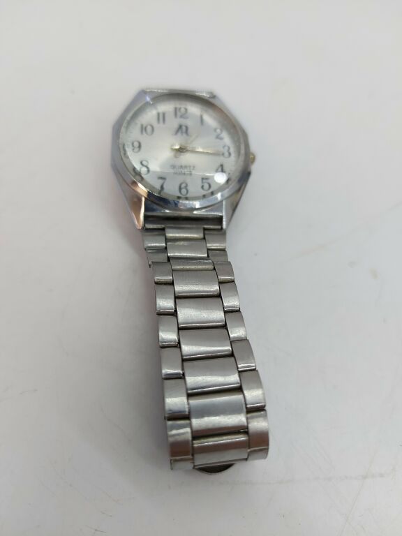 ZEGAREK QUARTZ  BRAK BATERII