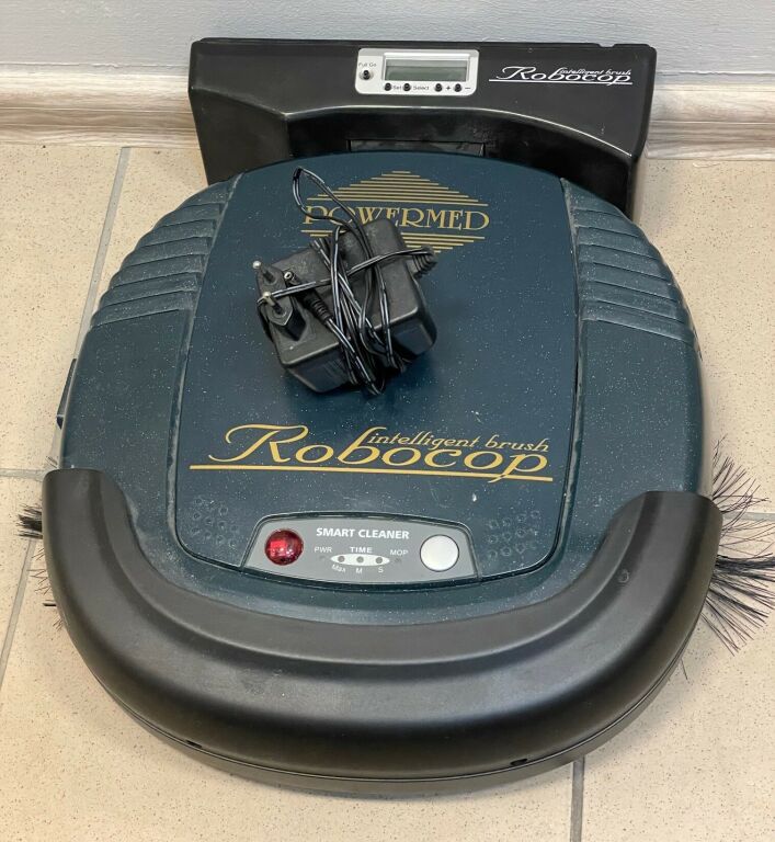 ROBOT SPRZĄTAJĄCY POWERMED ROBOCOP USZKODZONY