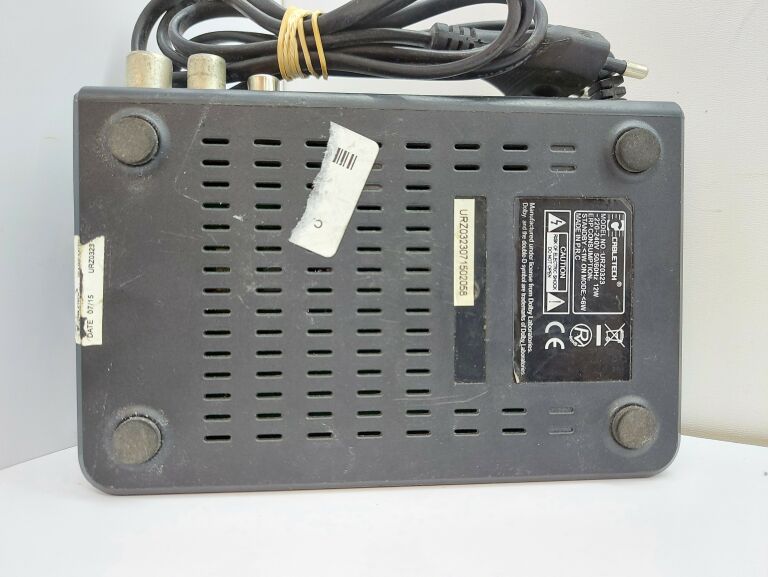 DEKODER DVB-T CABLETECH URZ0323 WŁĄCZA SIĘ OPIS