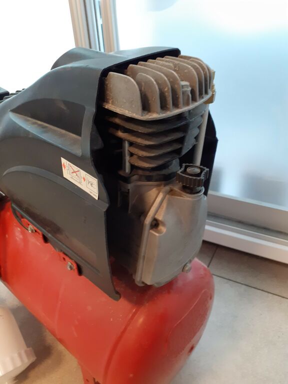 FINI AMICO SPRĘŻARKA TŁOKOWA 50/SF2500 24L