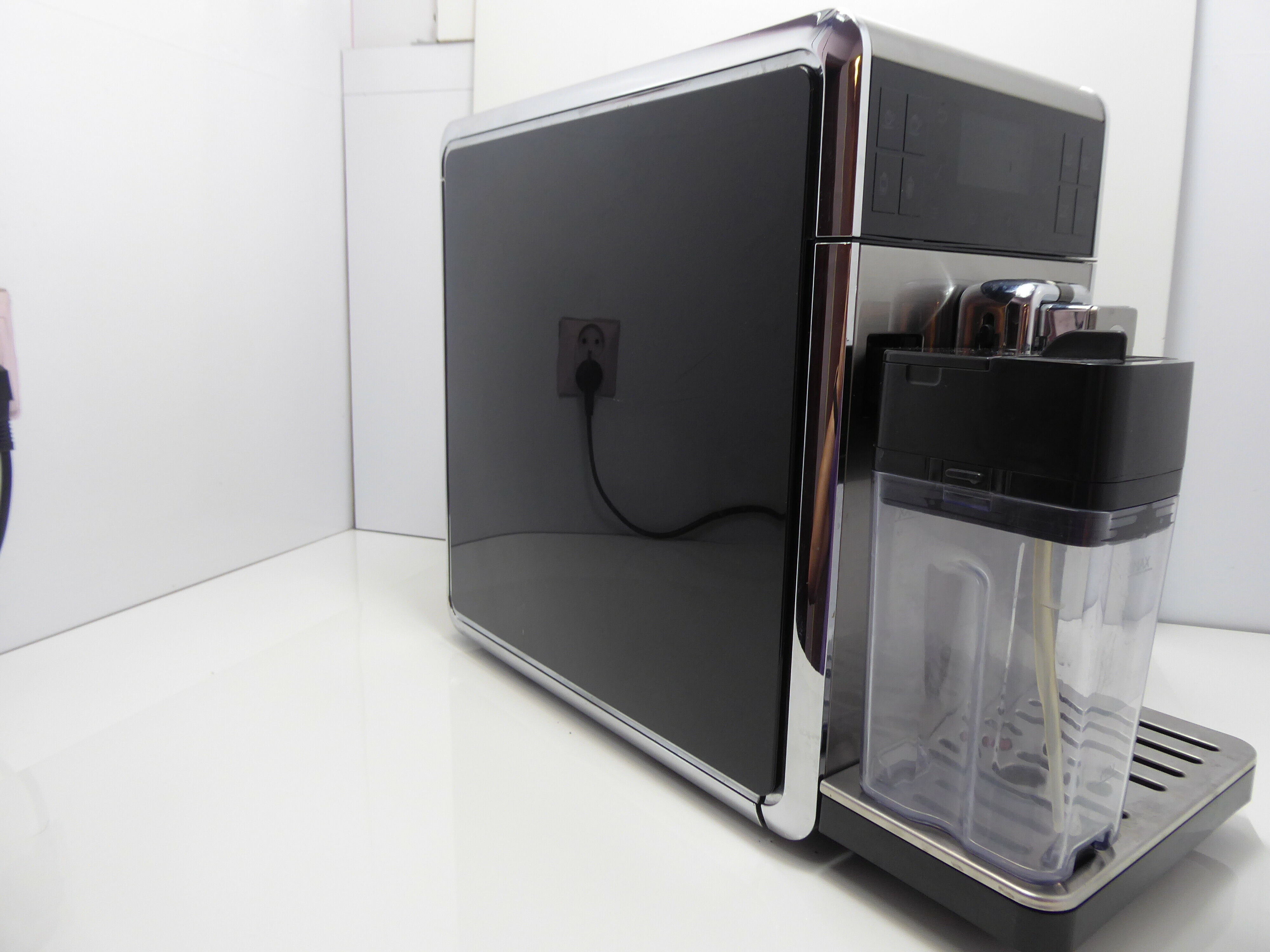 ekspres-saeco-granbaristo-hd896501-opis-marka-saeco