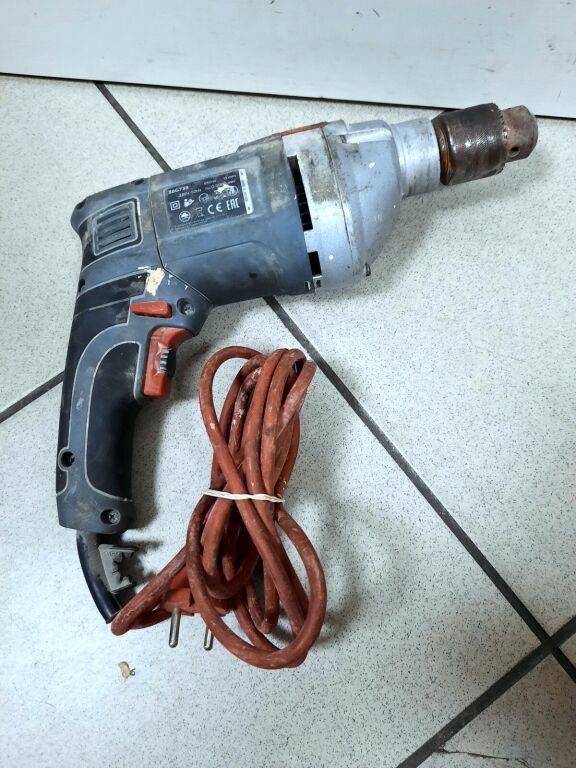 wiertarka-udarowa-graphite-58g738-850w-stan-uzywany