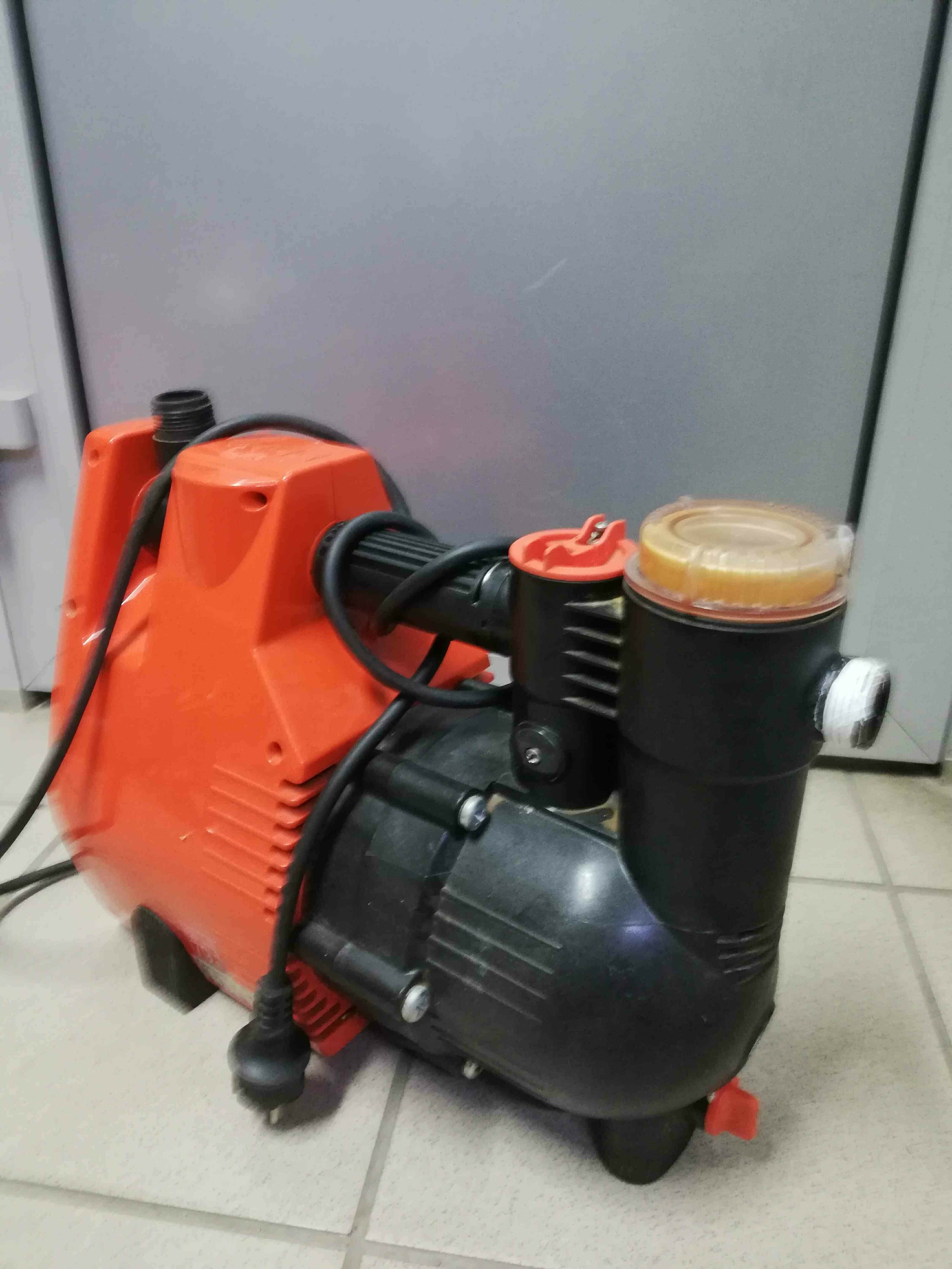 pompa-ogrodowa-gardena-40005-lcd-moc-silnika-1100