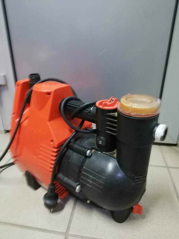 pompa-ogrodowa-gardena-40005-lcd-moc-silnika-1100